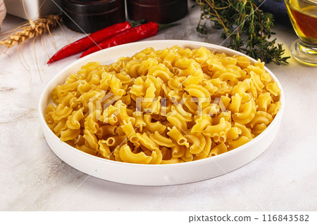 Raw dry Italian pasta Gallo 116843582