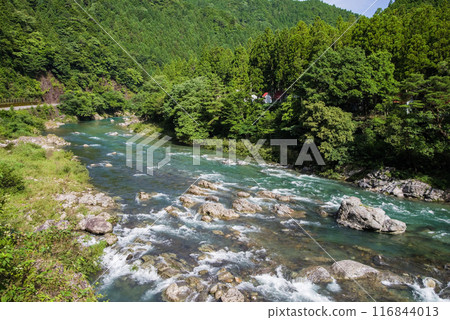 Clear summer stream (Itadori River, Gifu Prefecture) 116844013