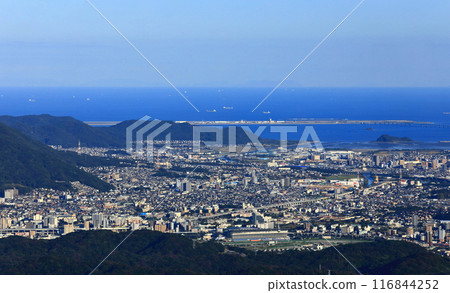 [Fukuoka Prefecture] Kitakyushu Airport seen from Sarakurayama Observation Deck 116844252