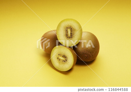Gold Kiwi (Sun Gold) Gold Kiwi (Sun Gold) 116844588