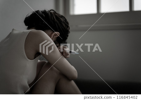 興奮劑，興奮劑，吸毒成癮，濫用藥物，吸毒成癮（注射器）的圖像 116845402