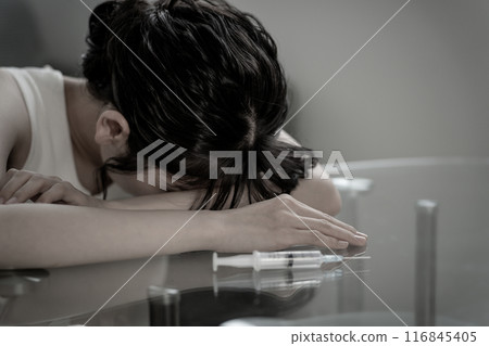 興奮劑，興奮劑，吸毒成癮，濫用藥物，吸毒成癮（注射器）的圖像 116845405