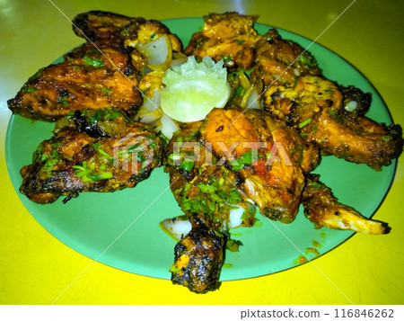 A picture of roasted chicken with selective focus 116846262
