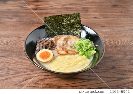 豬骨拉麵，豬骨拉麵，豬骨拉麵，豬骨拉麵，博多拉麵，博多拉麵。 116846941