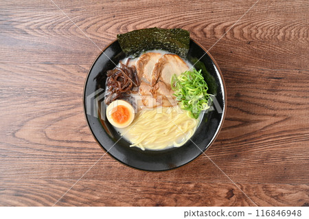 Pork bone ramen, pork bone ramen, tonkotsu ramen, tonkotsu ramen, Hakata ramen, Hakata ramen. 116846948