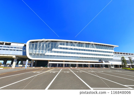 [Saga Prefecture] Clear skies at the west exit of Shin-Tosu Station 116848006
