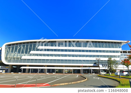 [Saga Prefecture] Clear skies at the west exit of Shin-Tosu Station 116848008