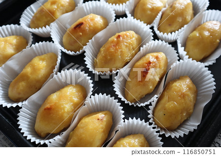 Oven baked sweet potato Oven baked sweet potato 116850751