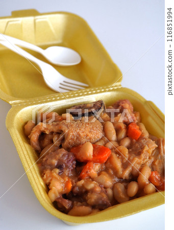 Portuguese dish Tripas a moda do Porto in the box 116851994