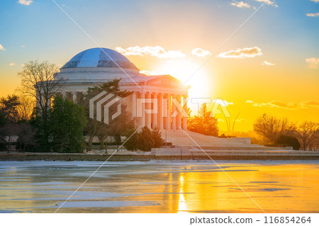 Jefferson Memorial at winter sunset 116854264