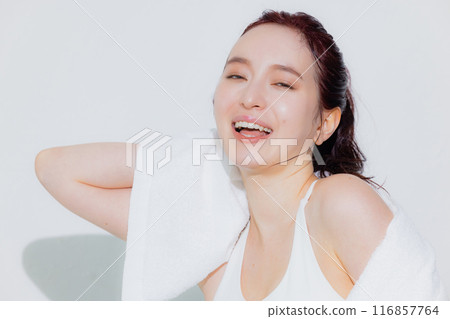 運動裝的女性 運動裝的女性 116857764