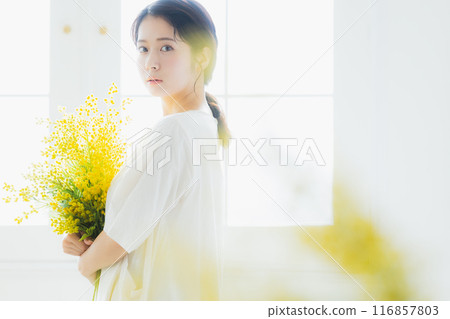 婦與一束含羞草 婦與一束含羞草 116857803