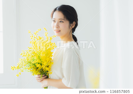 婦與一束含羞草 婦與一束含羞草 116857805