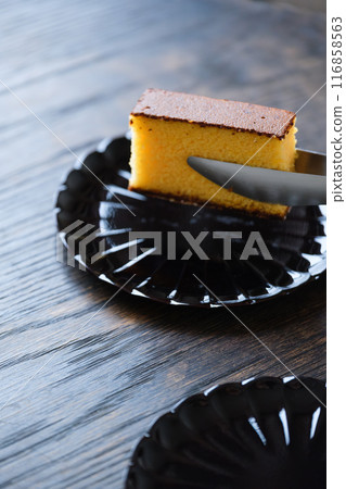 中年婦女準備糖果招待 116858563