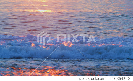 Golden Or Orange Sky In An Evening At Ocean. Orange Sun Set And Golden Sunshine Reflected On Sea. Still. 116864260