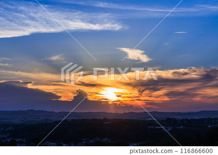 Summer 2024 Evening view of Nigatsudo Hall at Todaiji Temple in Nara. The western sky gradually darkens. The sun sets, painting the western sky golden. Summer 2024 Evening view of Nigatsudo Hall at Todaiji Temple in Nara. The western sky gradually darkens. The sun sets, painting the western sky golden. 116866600