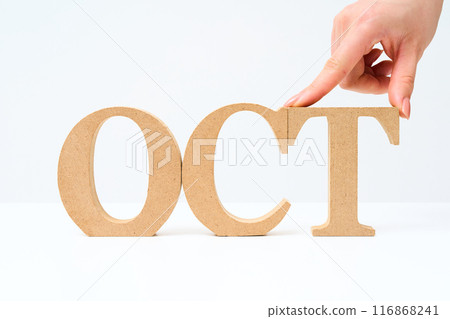 用“OCT”排列的字母木塊 用“OCT”排列的字母木塊 116868241