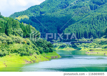 Hyugakami Dam in summer, Yame City, Fukuoka Prefecture 116869005