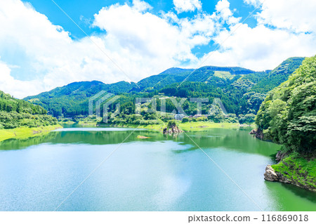 Hyugakami Dam in summer, Yame City, Fukuoka Prefecture Hyugakami Dam in summer, Yame City, Fukuoka Prefecture 116869018