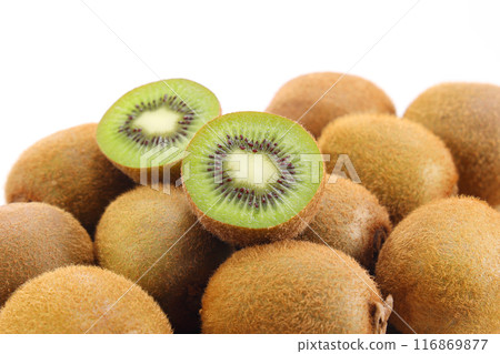 Cut kiwi fruit Cut kiwi fruit 116869877