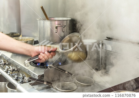 A bowl of ramen 116870876