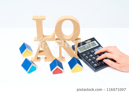 字母表的木塊排列成“LOAN” 字母表的木塊排列成“LOAN” 116871007