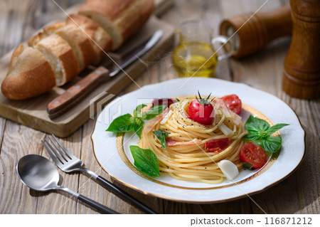 簡單又美味♪新鮮番茄羅勒義大利麵 116871212