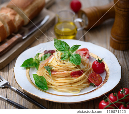 簡單又美味♪新鮮番茄羅勒義大利麵 116871223