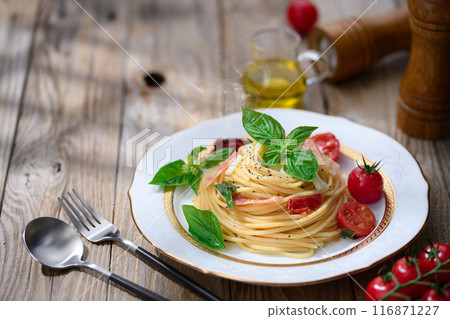 Simple and delicious♪ Fresh tomato and basil pasta Simple and delicious♪ Fresh tomato and basil pasta 116871227