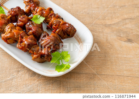 grilled chicken gizzard skewer with herbs and spices grilled chicken gizzard skewer with herbs and spices 116871944