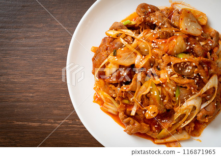 stir-fried pork with Korean spicy paste and kimchi 116871965