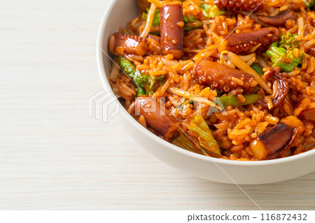 Stir-fried squid or octopus with Korean spicy sauce rice bowl Stir-fried squid or octopus with Korean spicy sauce rice bowl 116872432