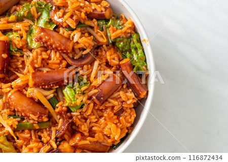 Stir-fried squid or octopus with Korean spicy sauce rice bowl Stir-fried squid or octopus with Korean spicy sauce rice bowl 116872434