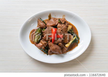 Stir-Fried Black Pepper with Duck 116872640