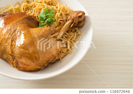 Dried Noodles with Braised Chicken 116872648