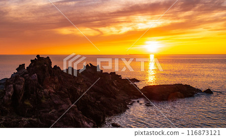 Sixteen Rakan Rocks - Evening Scenery 116873121