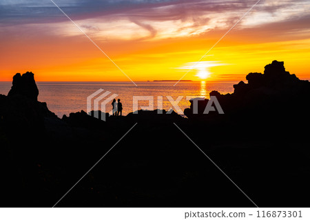 Sixteen Rakan Rocks - Evening Scenery Sixteen Rakan Rocks - Evening Scenery 116873301