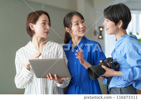 女人中間 女人中間 116873311
