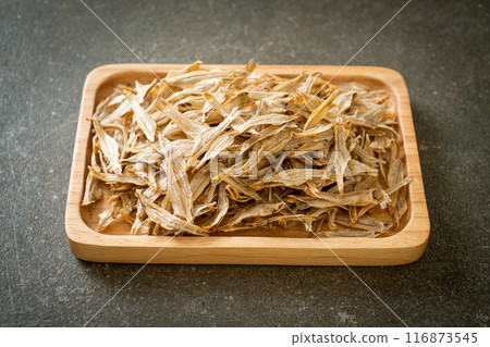 dried small crispy fish 116873545