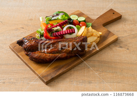 barbecue pork spare ribs with vegetables barbecue pork spare ribs with vegetables 116873668