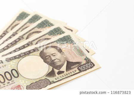 白色背景上的 10,000 日元鈔票 白色背景上的 10,000 日元鈔票 116873823