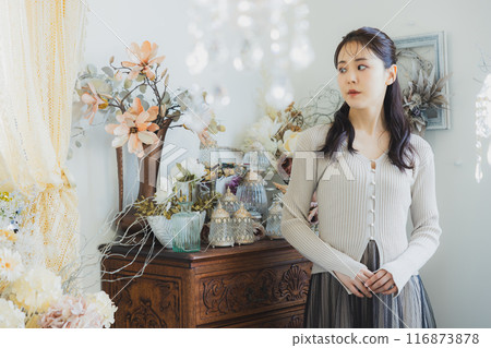 古董內裝和女人 116873878