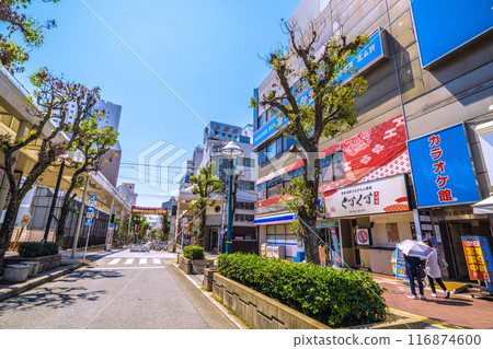 日本平塚城市景觀東海道本線平塚站前紅谷珍珠路商業街景觀 = 2020 年 7 月 22 日 116874600