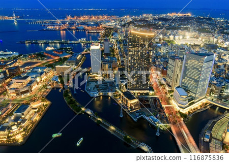 Night view from the Landmark Tower in Yokohama (towards the Bay Bridge) 116875836