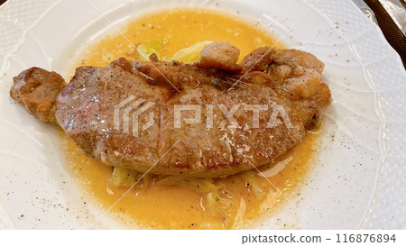 時尚午餐的豬排 116876894