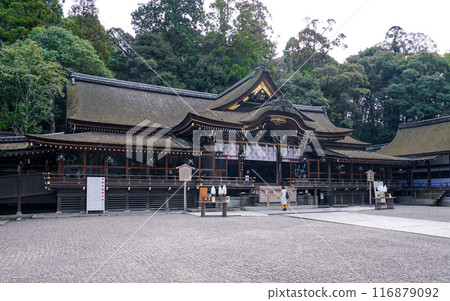 參拜殿大神神社，又稱三輪明神，據說是日本最古老的神社（奈良縣櫻井市） 116879092