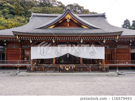 Prayer Hall: Ogami Shrine, also known as Miwa Myojin, said to be the oldest in Japan (Sakurai City, Nara Prefecture) Prayer Hall: Ogami Shrine, also known as Miwa Myojin, said to be the oldest in Japan (Sakurai City, Nara Prefecture) 116879493