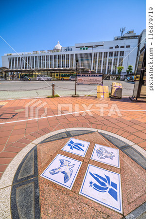 Hiratsuka cityscape in Japan. View of Hiratsuka Station on the Tokaido Main Line. On the sidewalk... = July 22, 2024 116879719