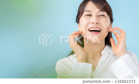 Women Beauty Front blur 116882255