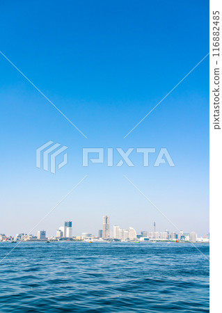 [神奈川縣] 隔海眺望藍天的橫濱港未來城市景觀 116882485
